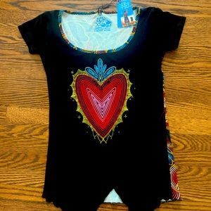 NWT ARTISTIC MEXICAN T-SHIRT